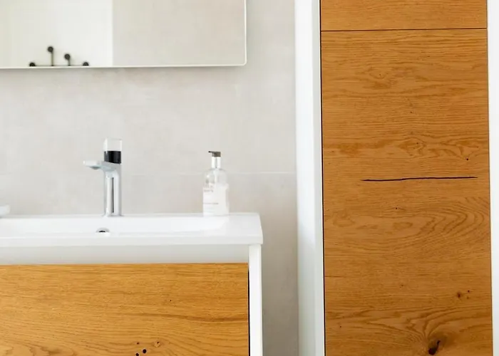 Beautiful Historic Close To Deauville *