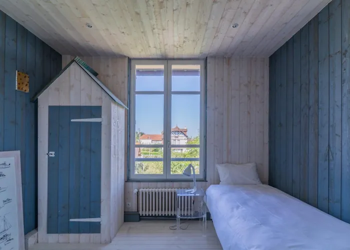 Beautiful Historic Close To Deauville Villers-sur-Mer